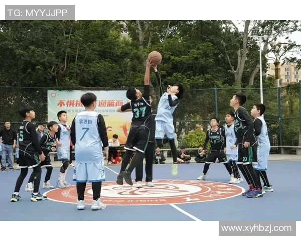 小学篮球场上的小巨星们如何点燃青春梦想与团队精神